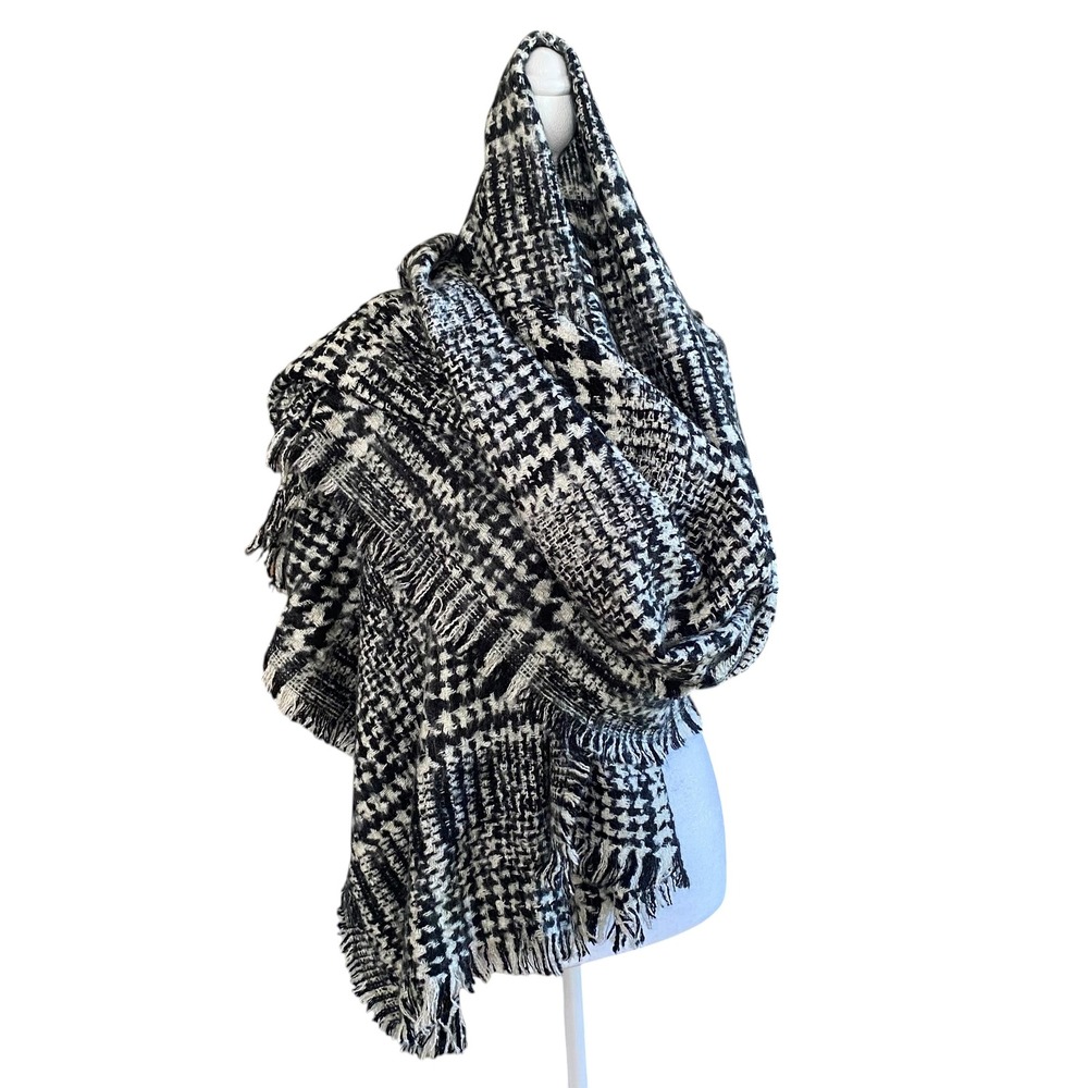 Shiraleah Chicago Barrett Scarf Black White Houndstooth Oversized Blanket Fringe
